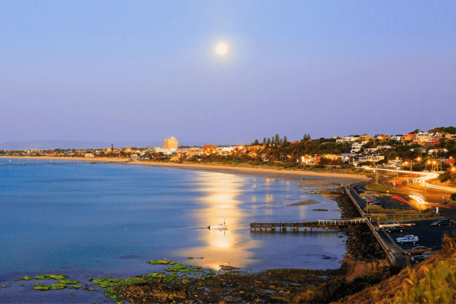 The Frankston Beach is a popular seaside destination south of Melbourne CBD.